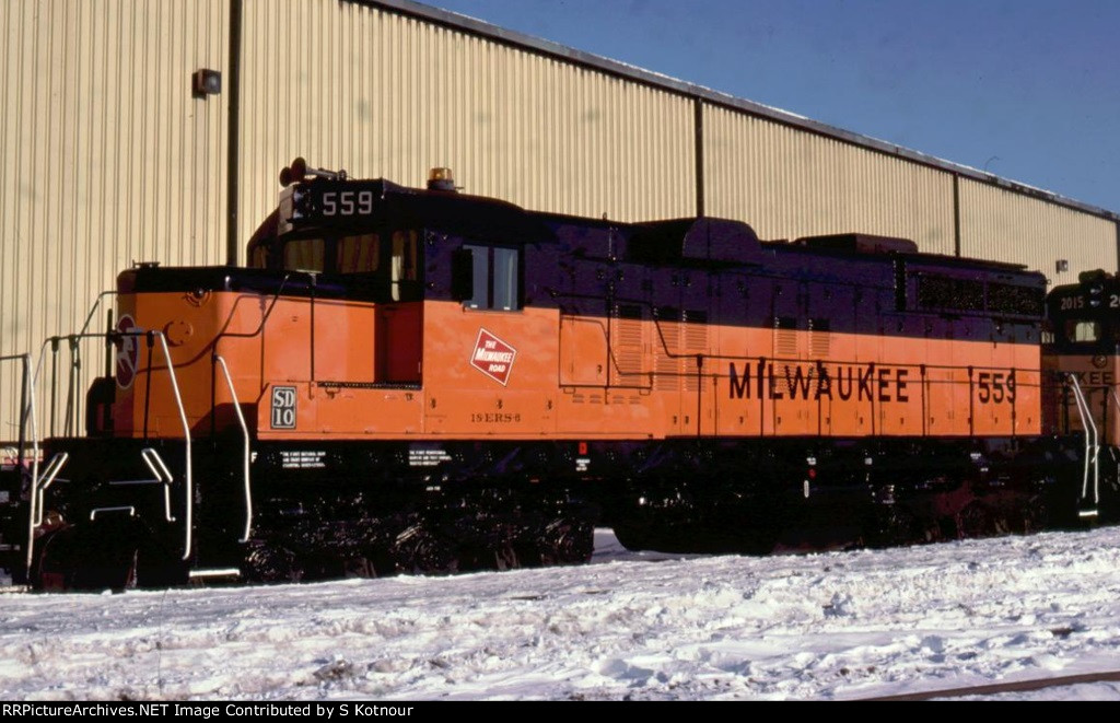 Milwaukee Road SD10 rebuild St Paul MN 1985